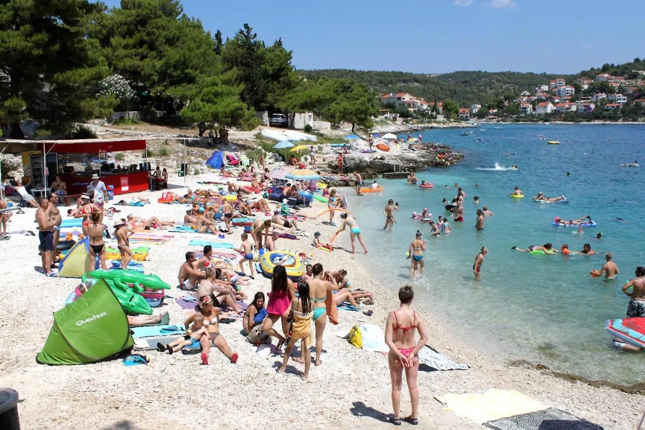 Apartments With A Parking Space Mavarstica, Ciovo - 17803 Trogir