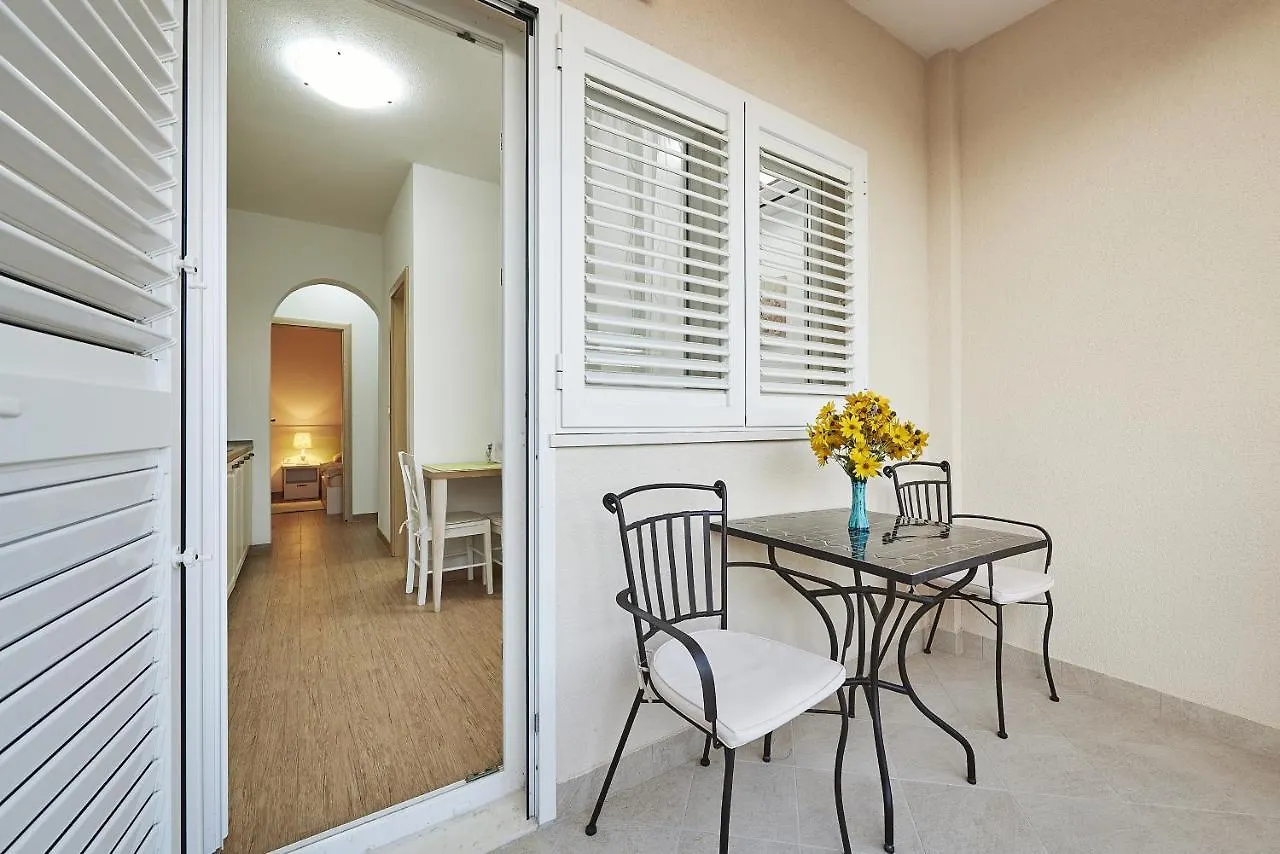 Apartments With A Parking Space Mavarstica, Ciovo - 17803 Trogir 0*,  Kroatien