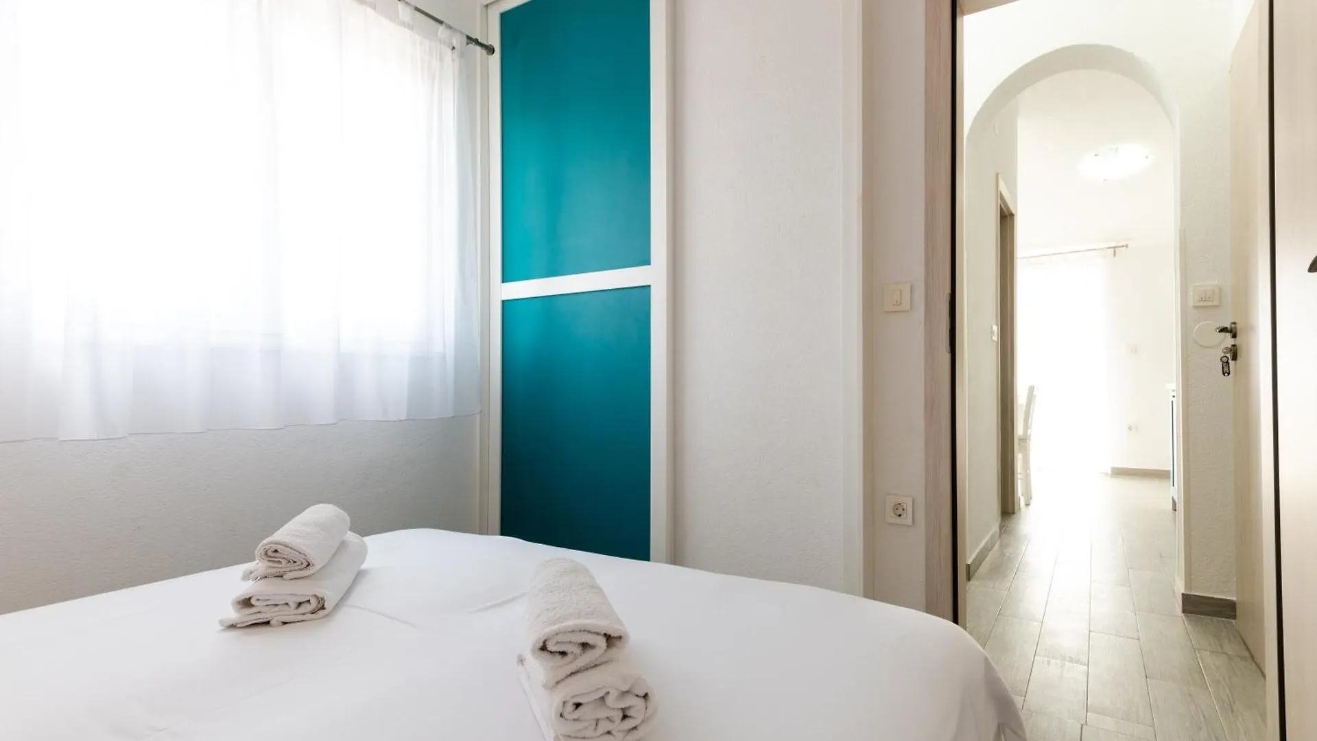 Apartments With A Parking Space Mavarstica, Ciovo - 17803 Trogir