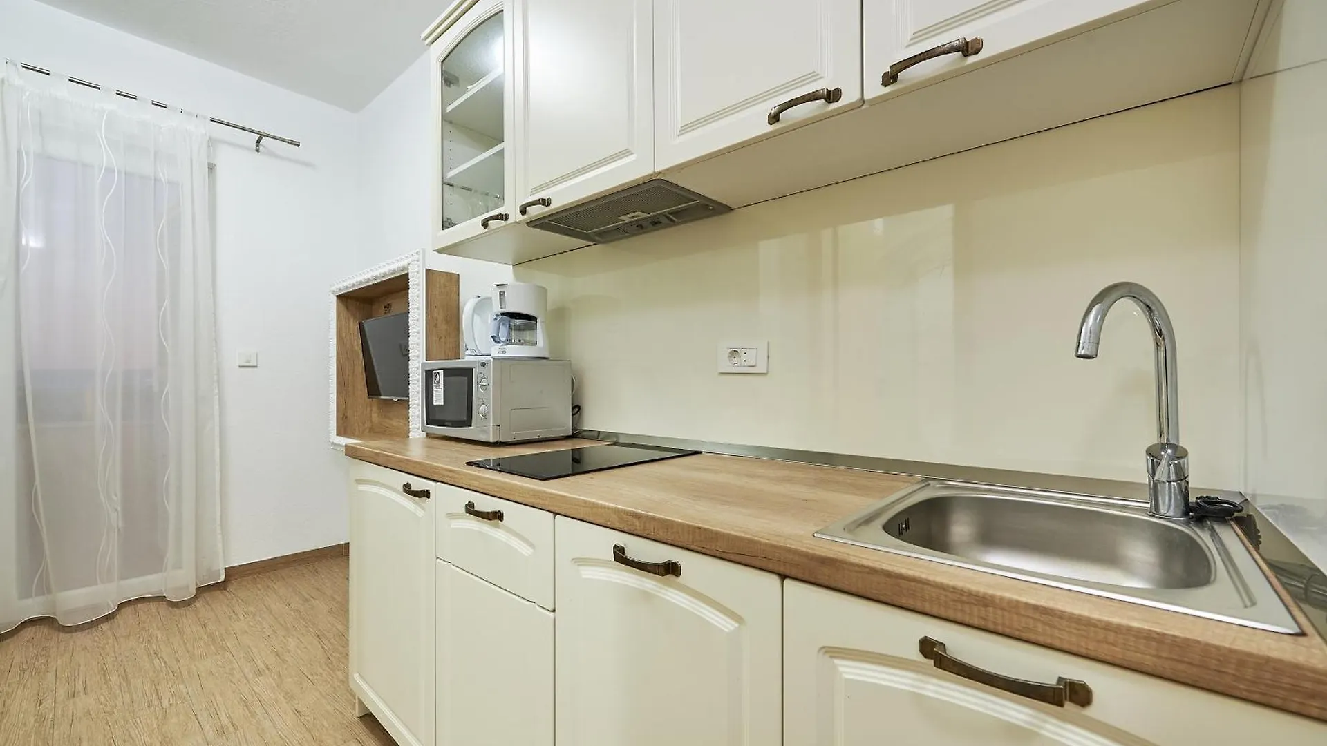 Apartments With A Parking Space Mavarstica, Ciovo - 17803 Trogir 0*,
